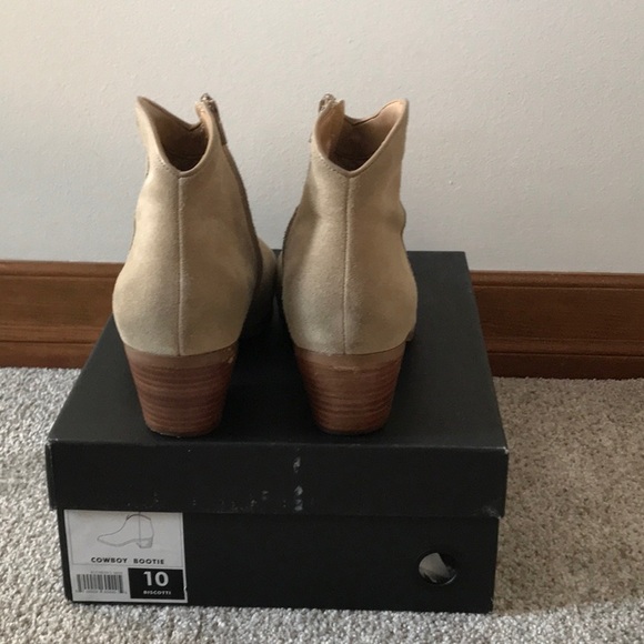 Banana Republic Cowboy Bootie Beige Ankle Boots - Picture 3 of 3
